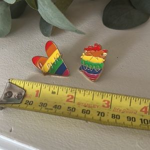 2 pride heart pins 🌈